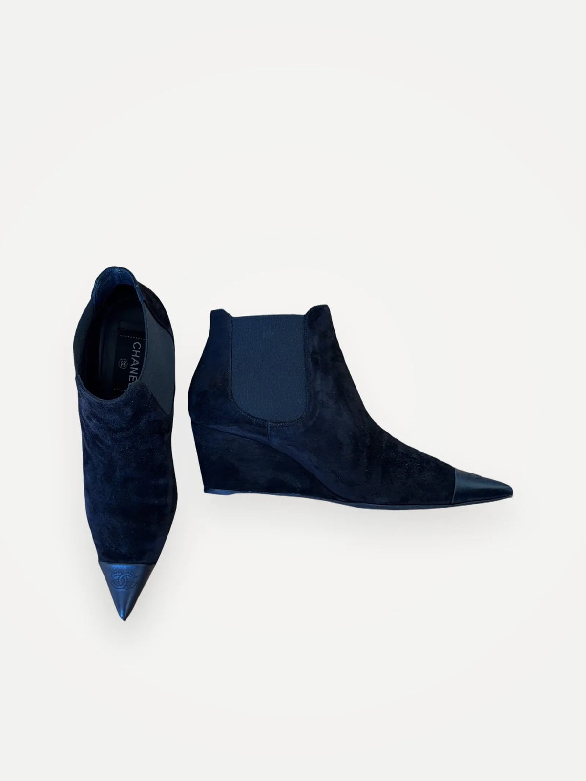 Chanel Cc Logo Pointed Toe Pull-on Ankle-skinnboots