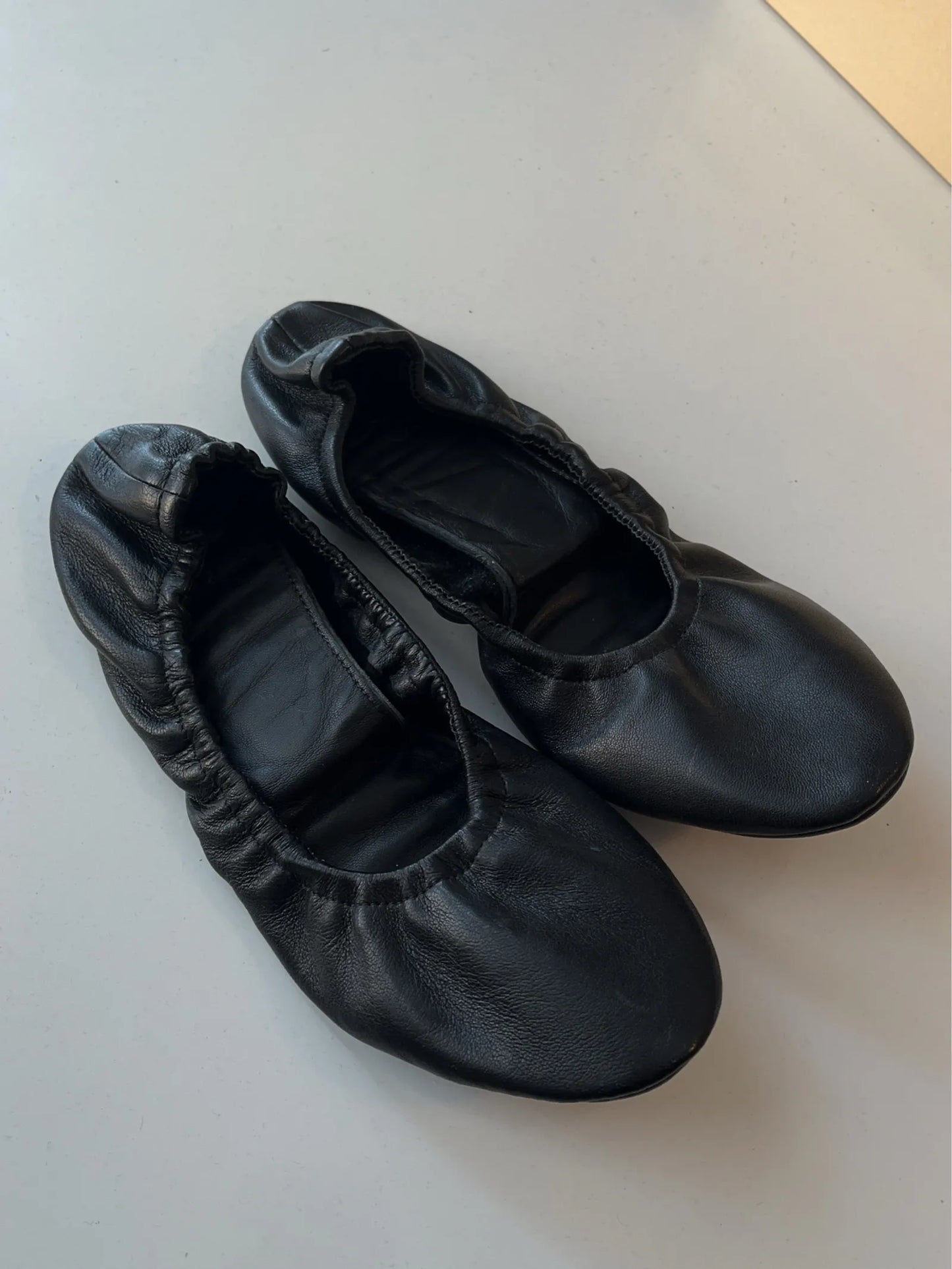 Cos-skinnballerinaskor