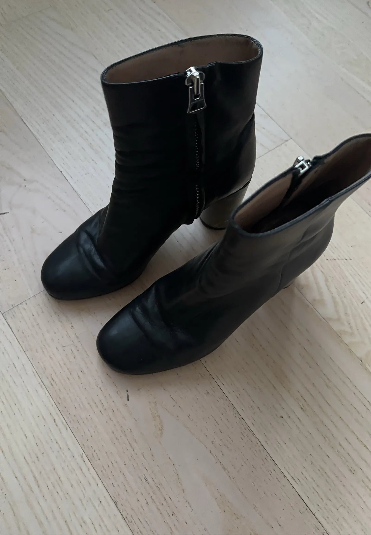 Acne Studios-skinnboots