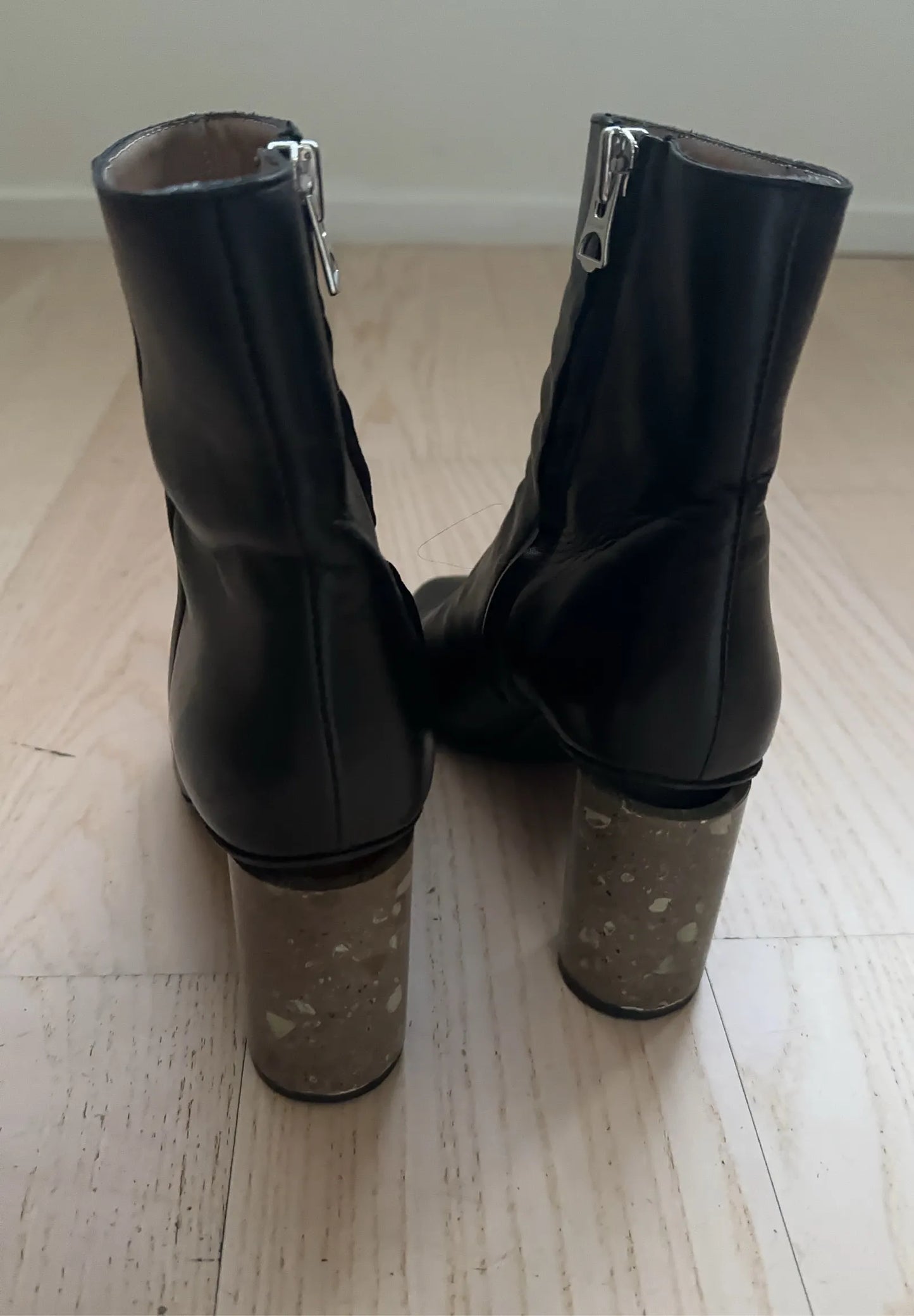 Acne Studios-skinnboots