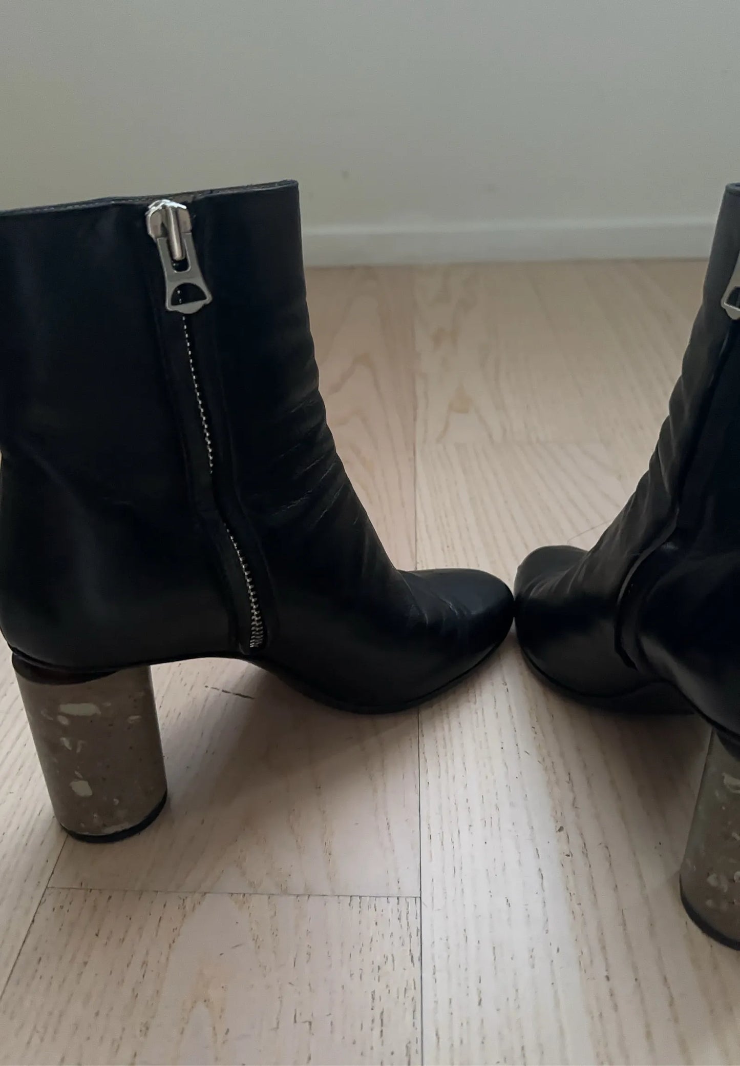 Acne Studios-skinnboots
