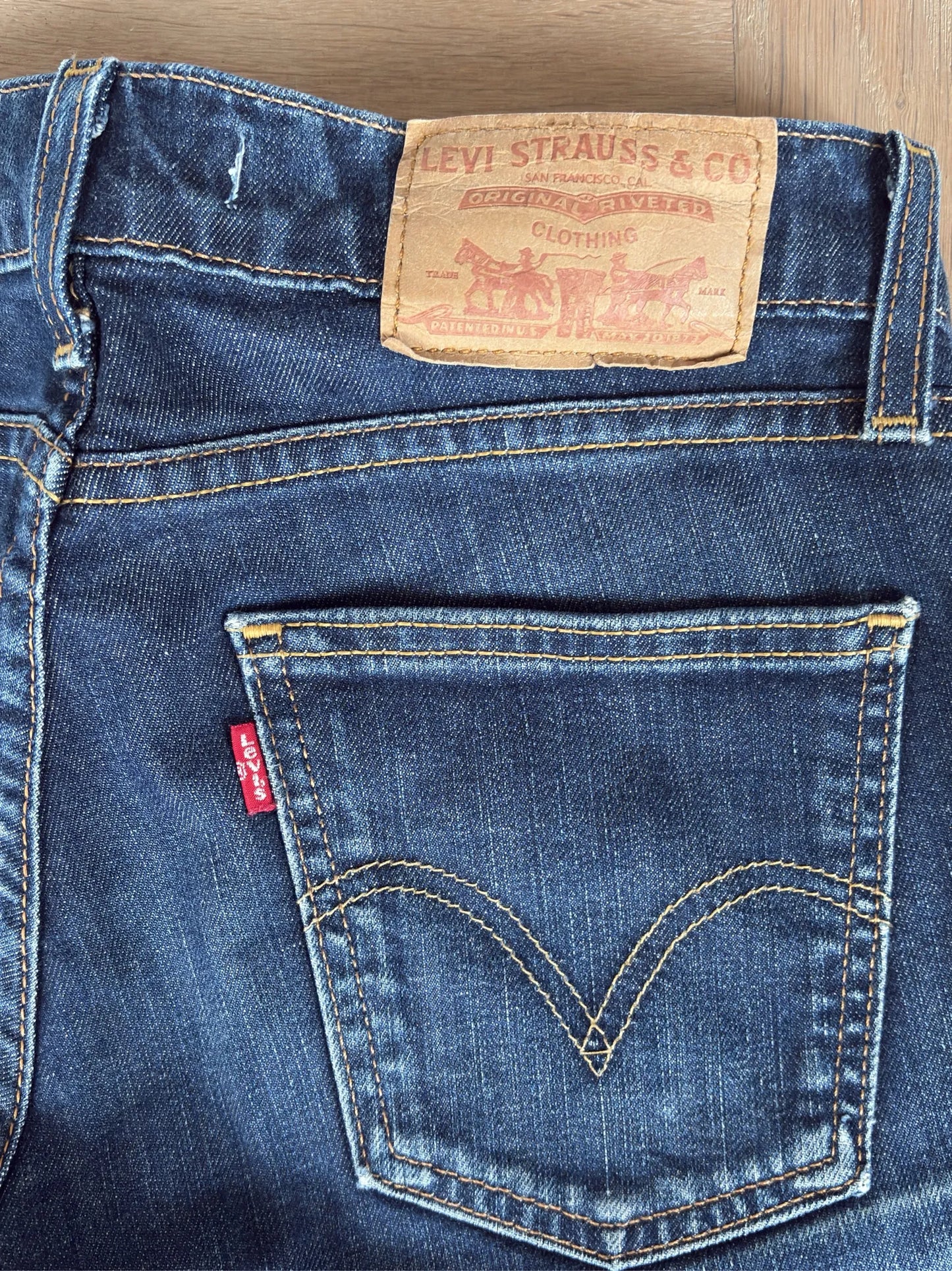 Levi's 10529 Bootcut Jeans