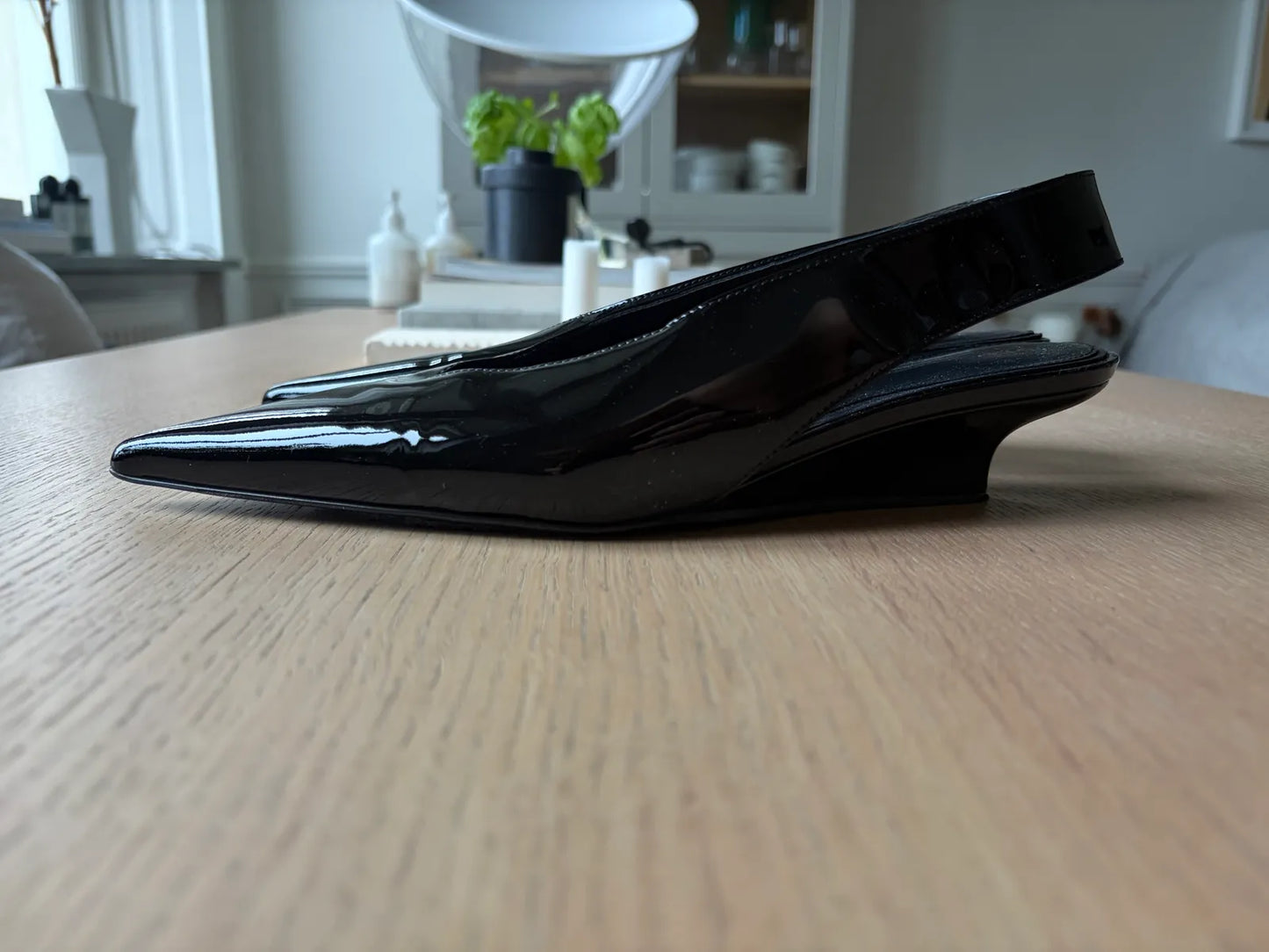 Toteme Patent-leather Wedge Slingback-klackar NWOT
