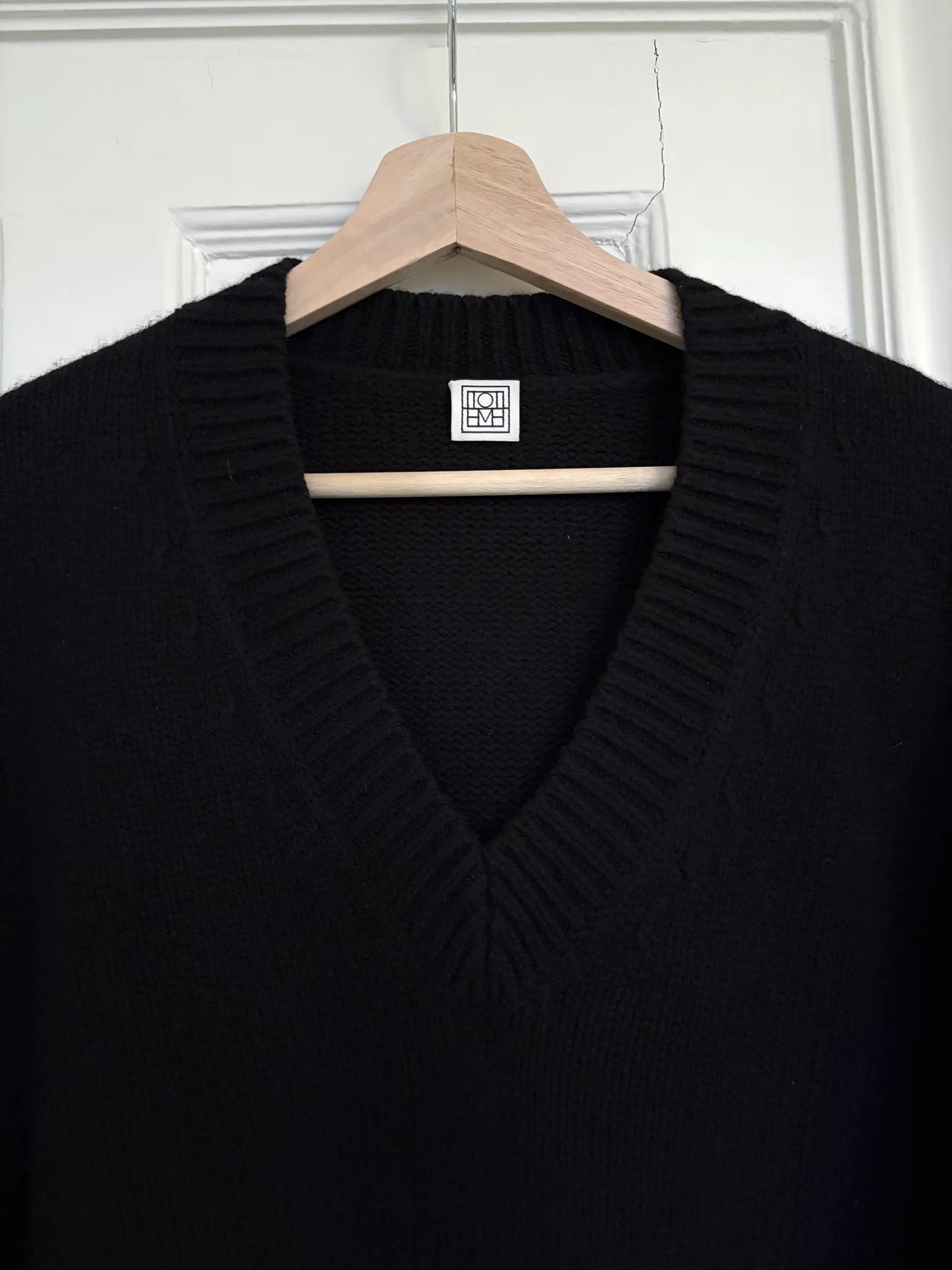 Toteme V- Wool Cashmere Knit Sweater
