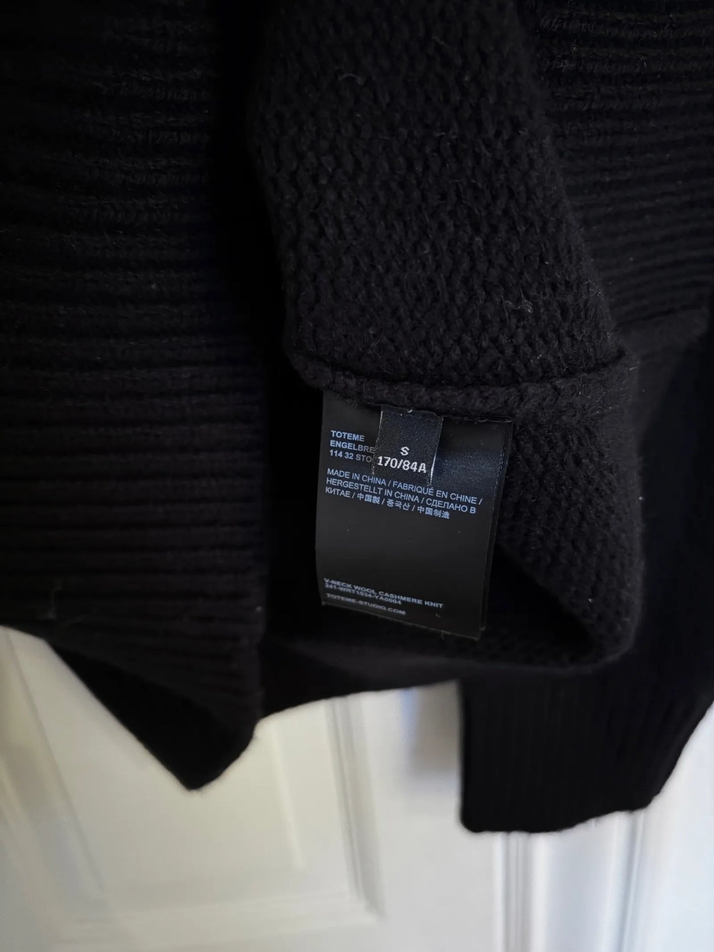Toteme V- Wool Cashmere Knit Sweater