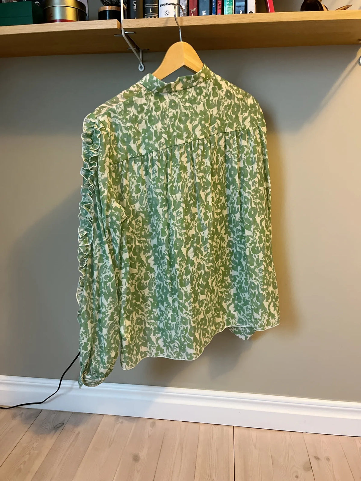 Arket-blus