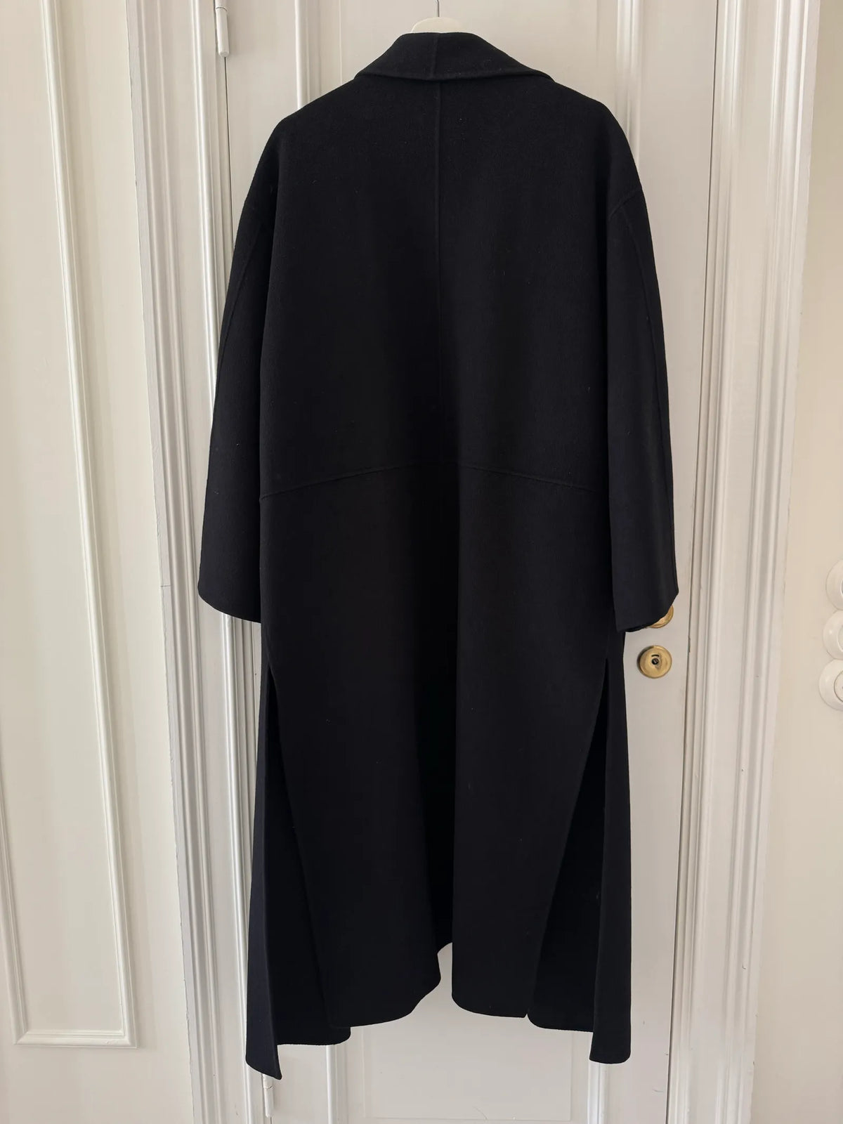 Toteme Signature Wool Cashmere Black Coat