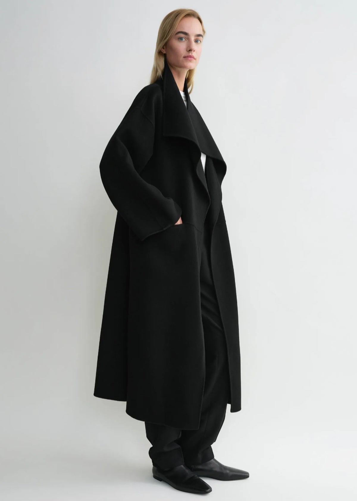 Toteme Signature Wool Cashmere Black Coat