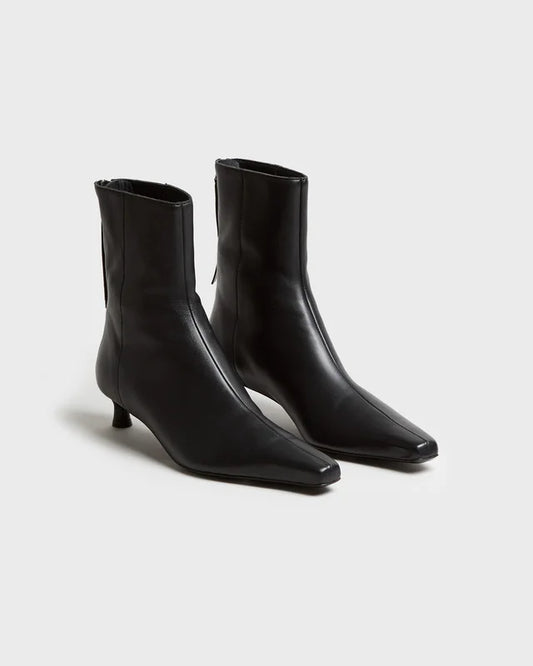 By Malene Birger Micella-skinnboots NWT