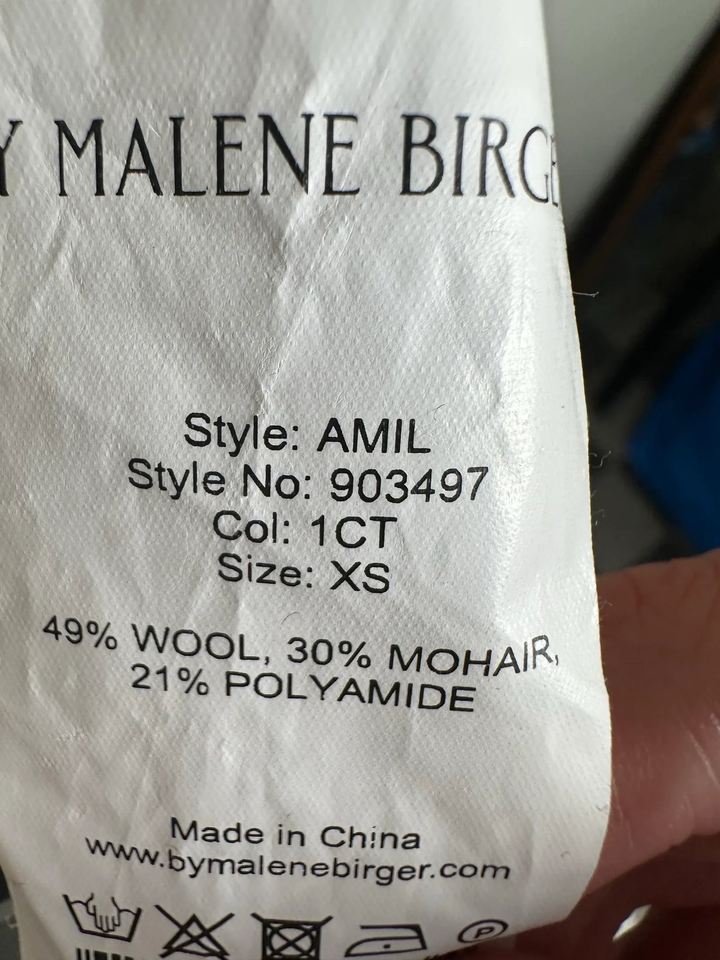 By Malene Birger Amil-ulltröja