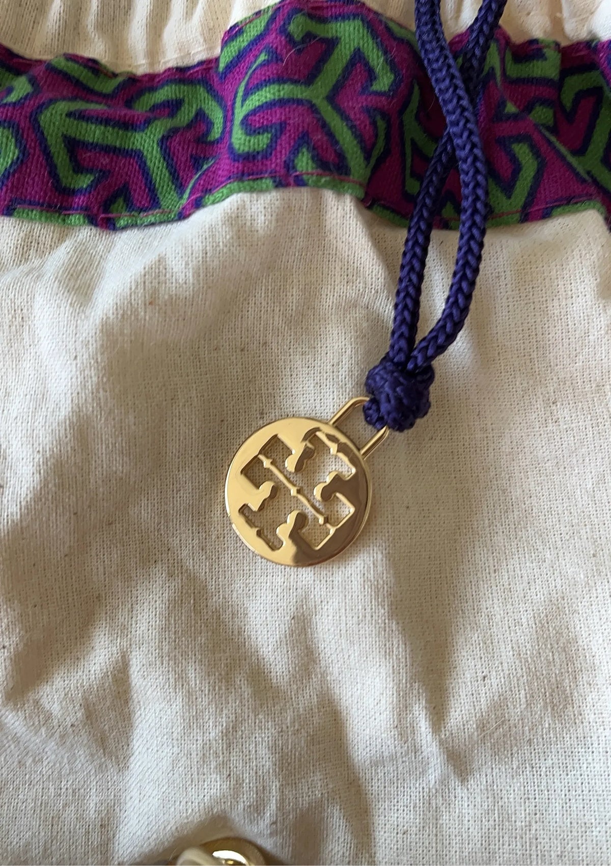 Tory Burch-skinnaxelremsväska
