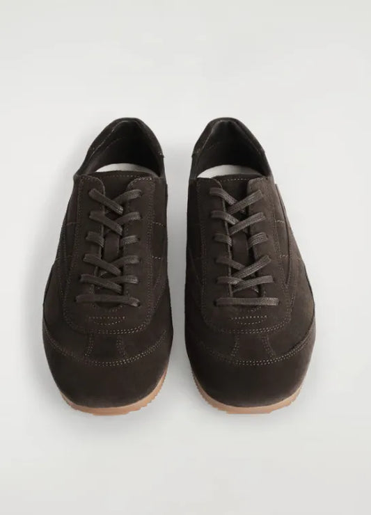 Cos-skinnsneakers