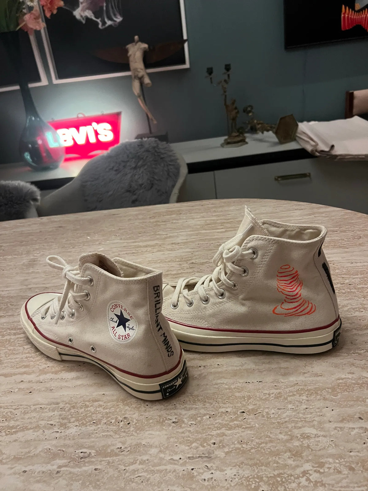 Converse-sneakers NWOT