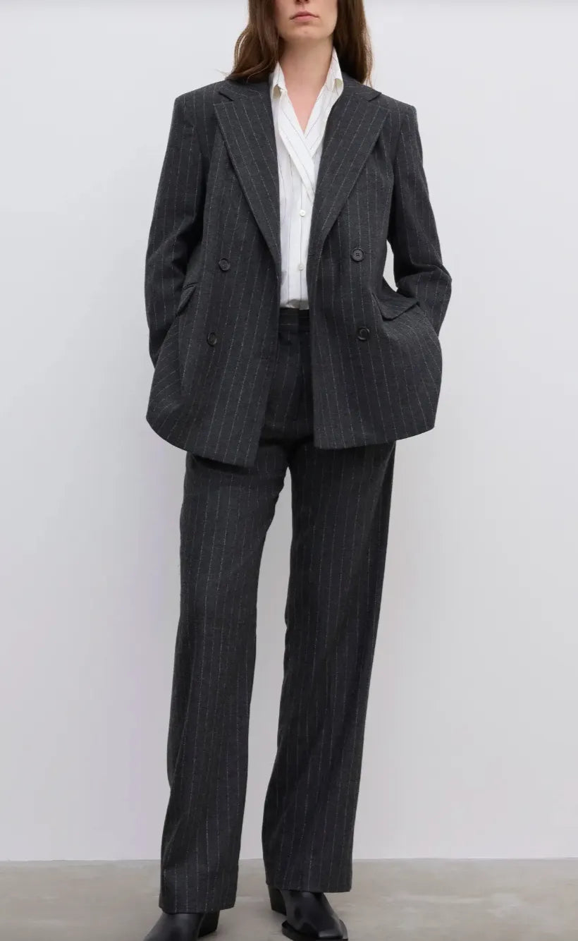 Dagmar Suit