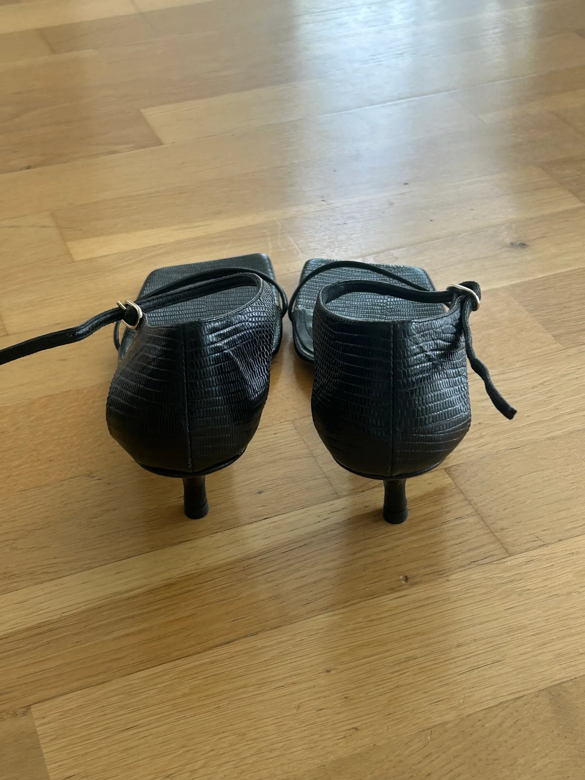 Toteme Strappy-skinnklackar