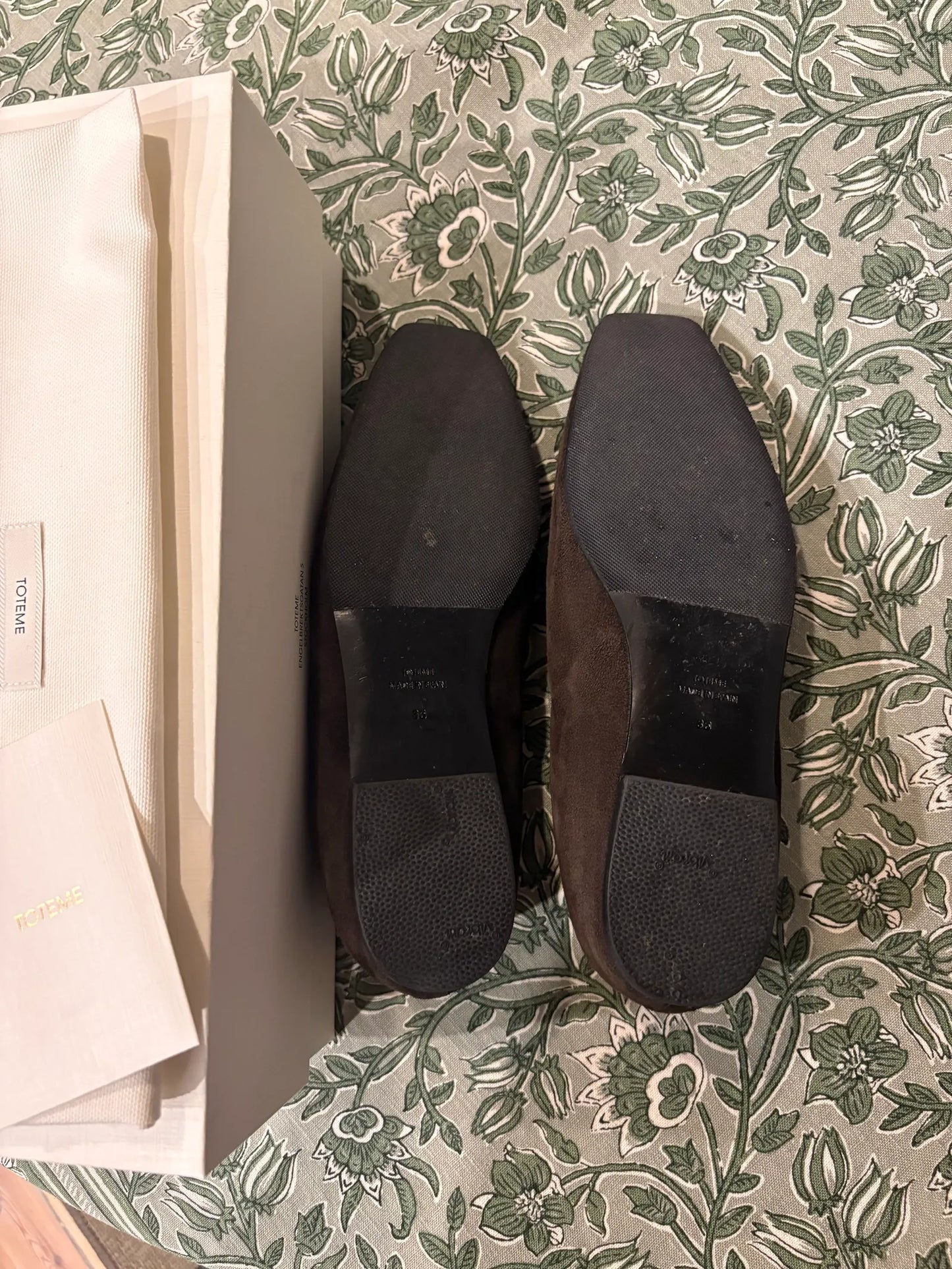 Toteme Minimalist Suede Ballerinas Ballet flats