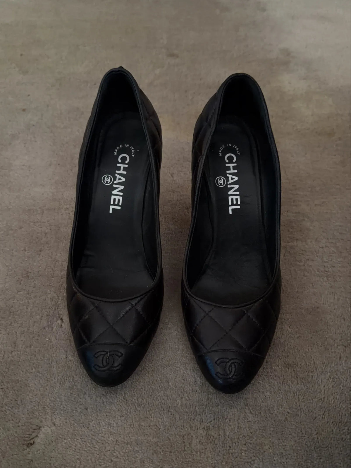 Chanel Quilted Cap Toe-klackar