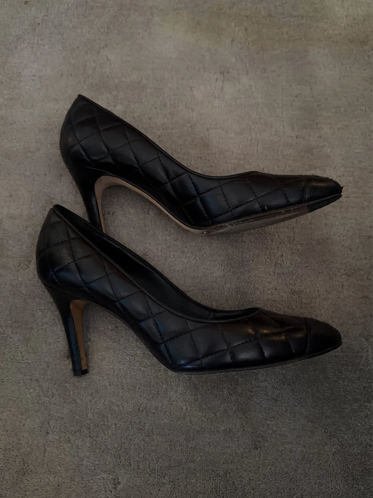 Chanel Quilted Cap Toe-klackar