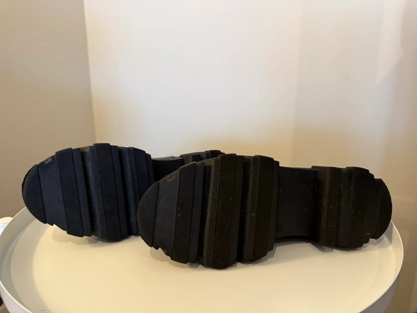 K.Cobler-skinnboots