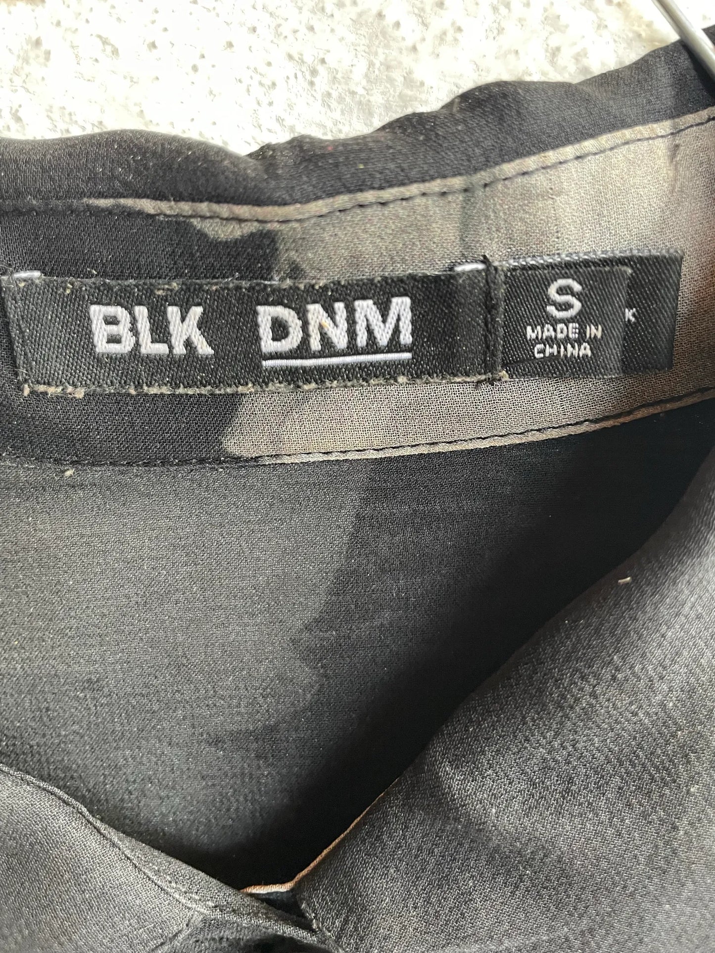 BLK DNM-sidenskjorta