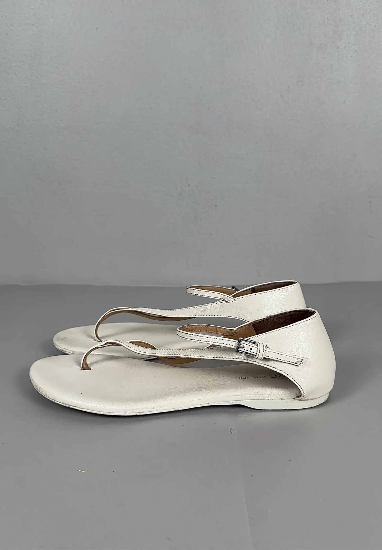 Mng-skinnsandaler NWOT