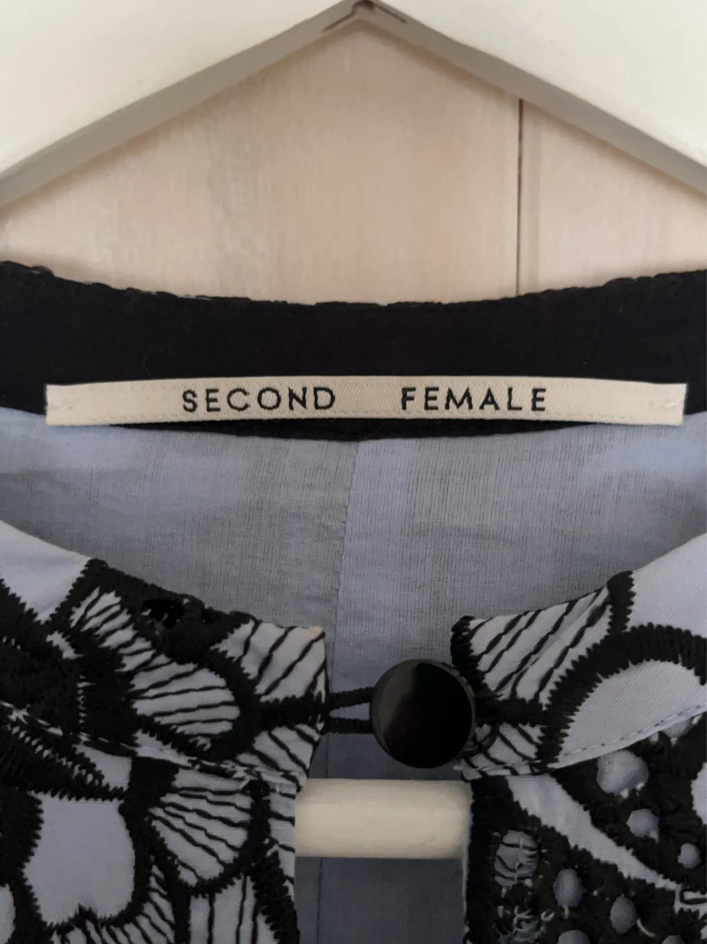 Second Female-klänning