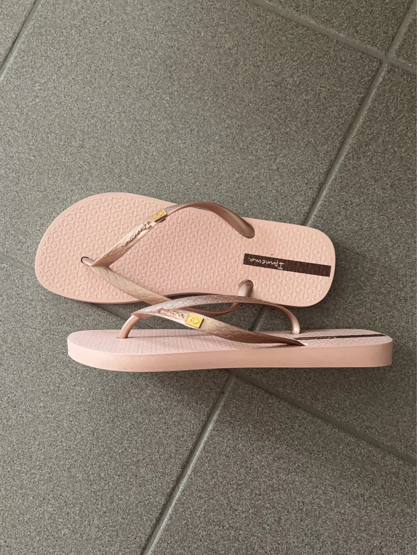 Ipanema-flip-flops NWOT