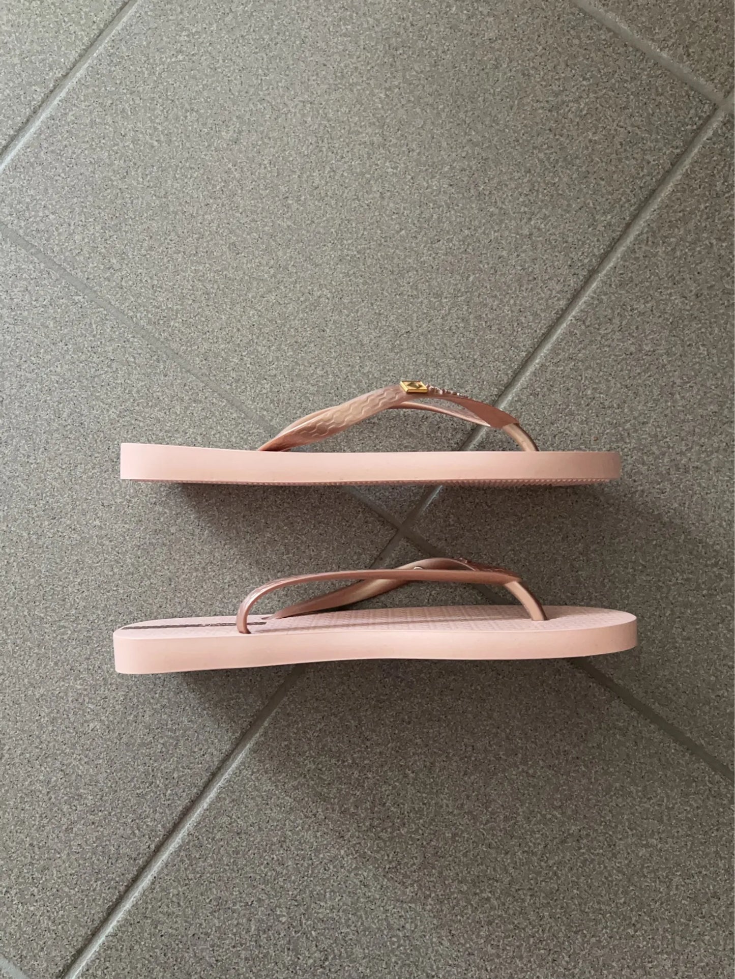 Ipanema-flip-flops NWOT