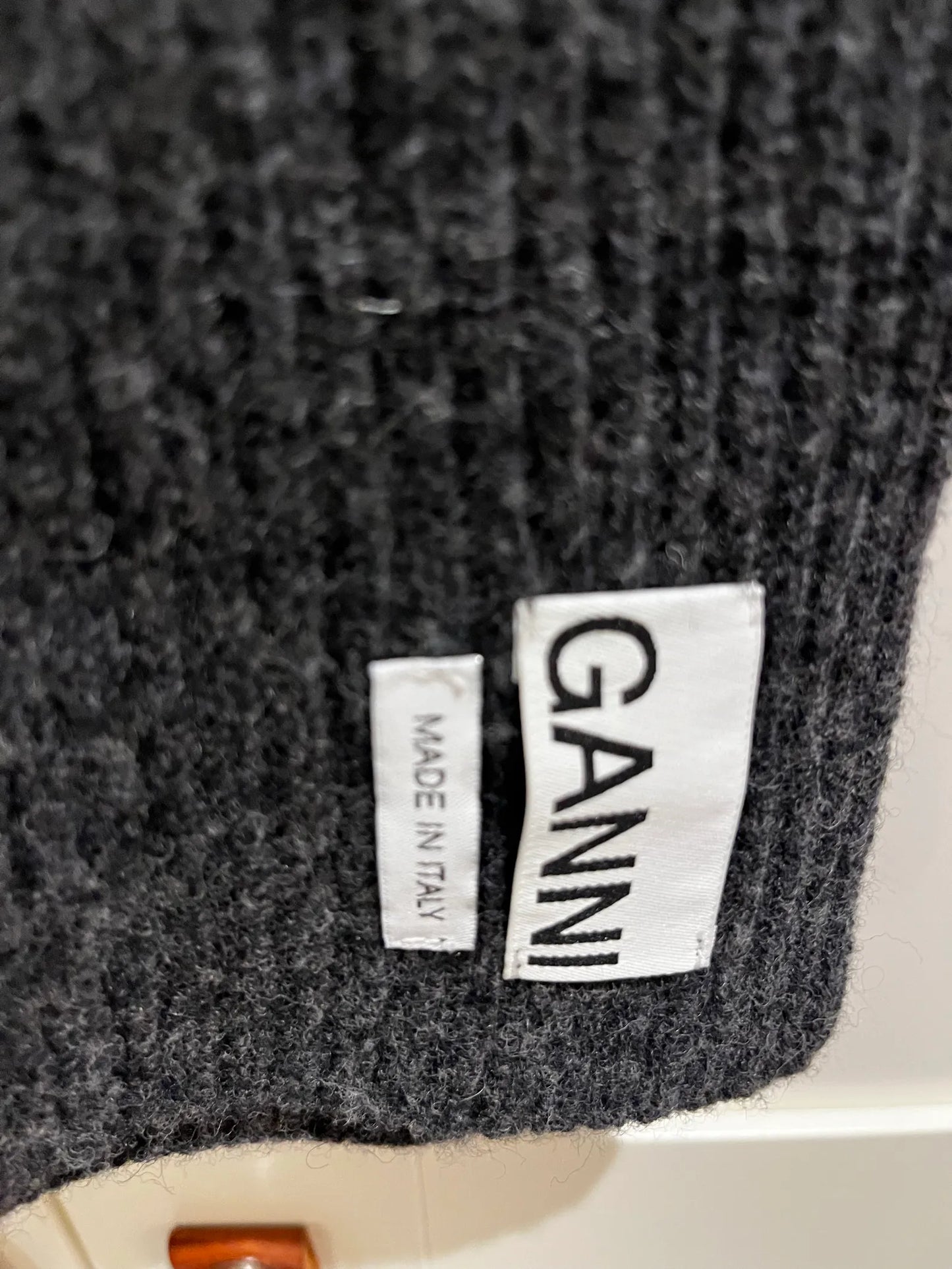 Ganni-ullhalsduk