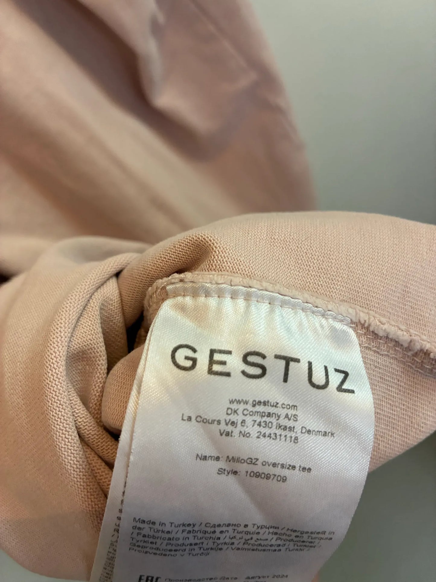 Gestuz-topp