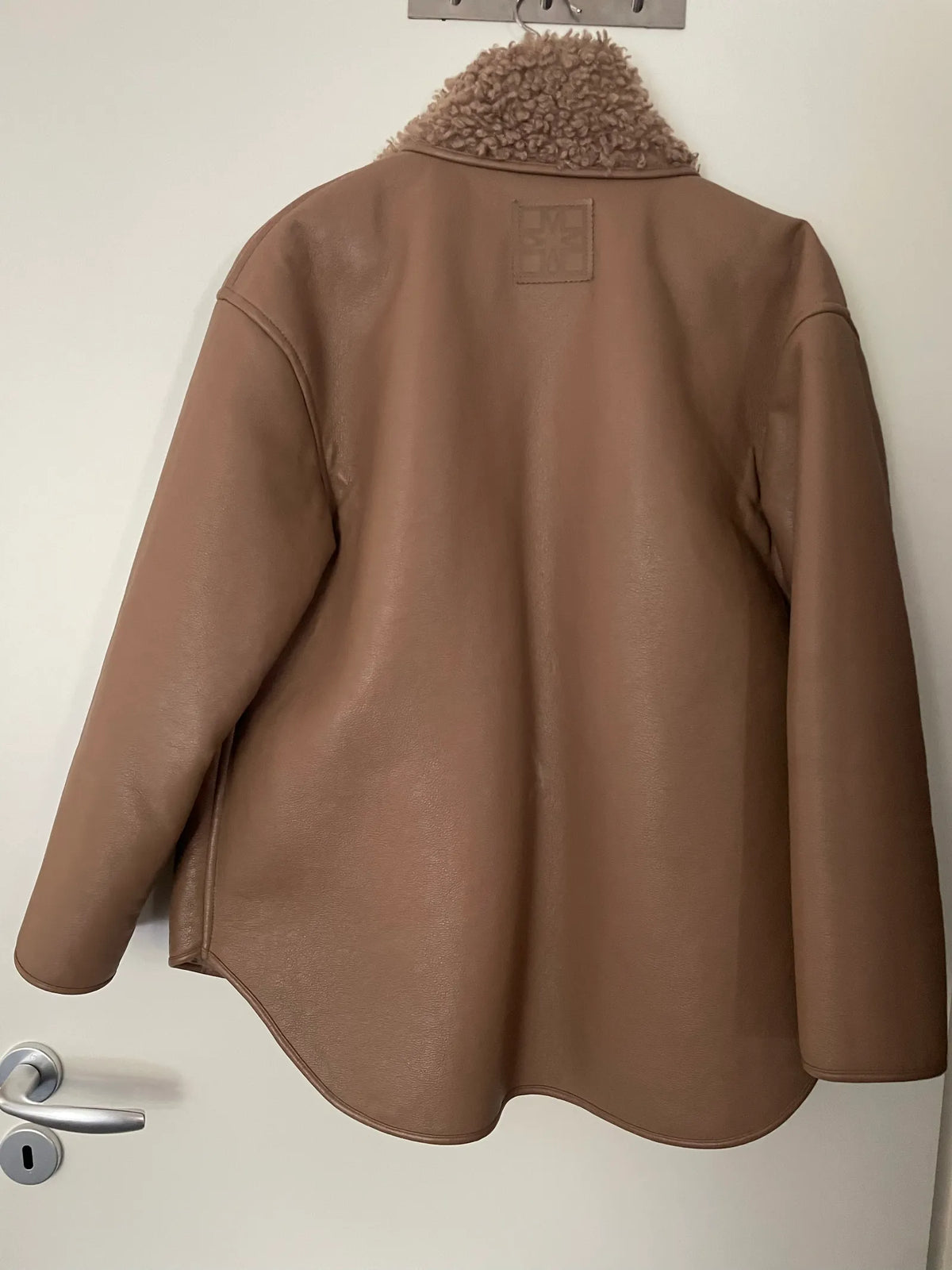 By Malina Iris Faux Fur - Fuskpäls, Vändbar Design Jacket