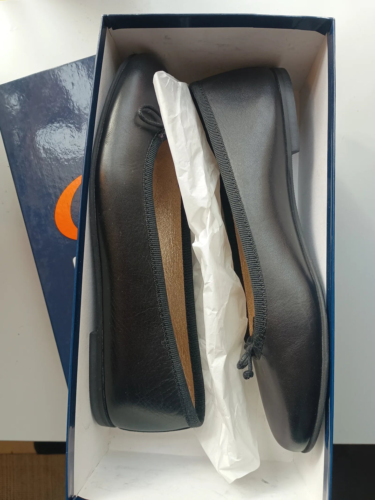 Gallucci-skinnballerinaskor NWOT