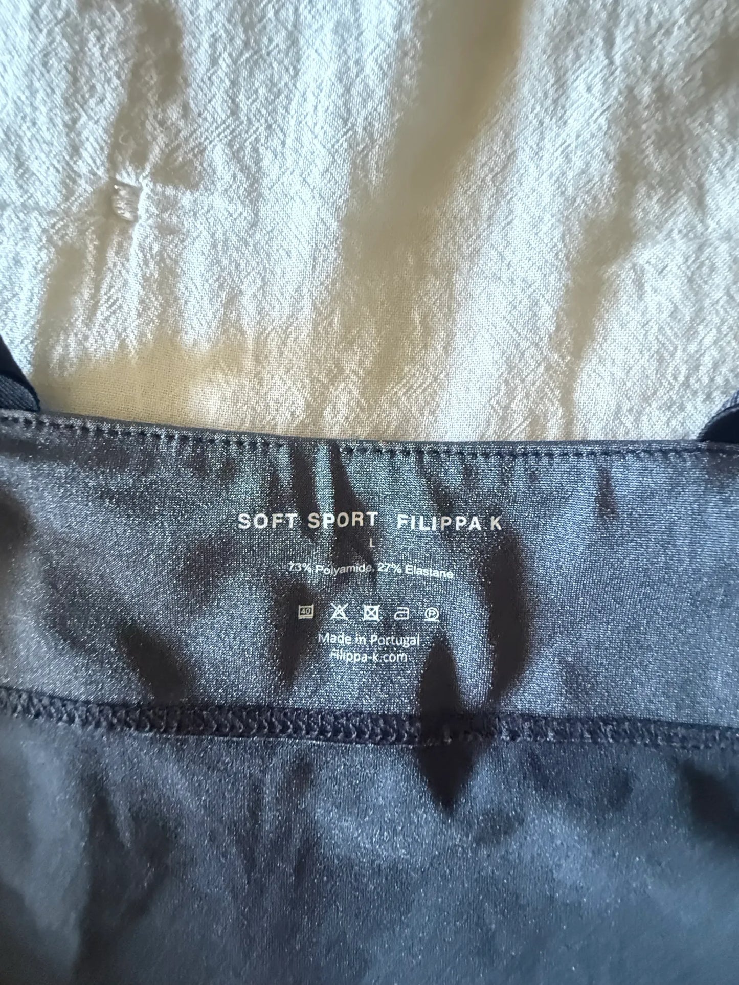 Filippa K-träningströja
