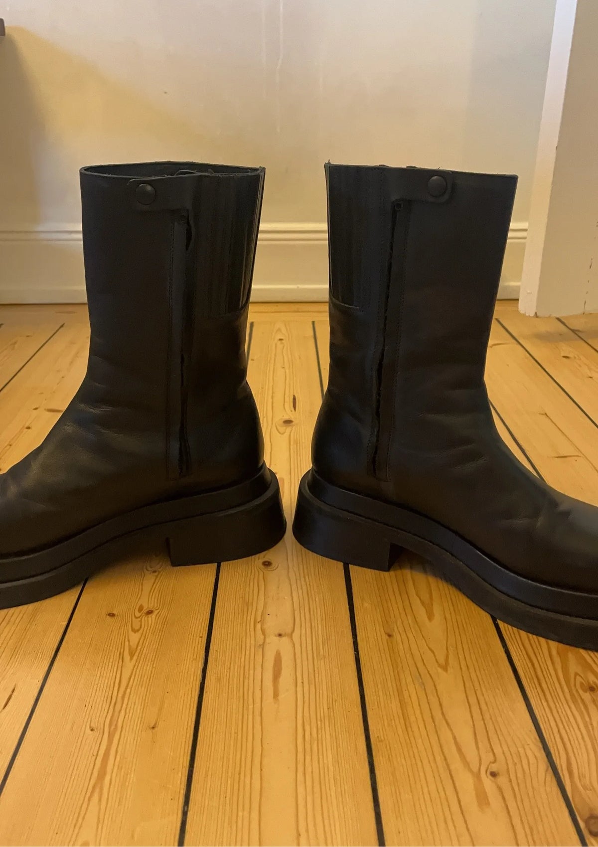 Cos Boots
