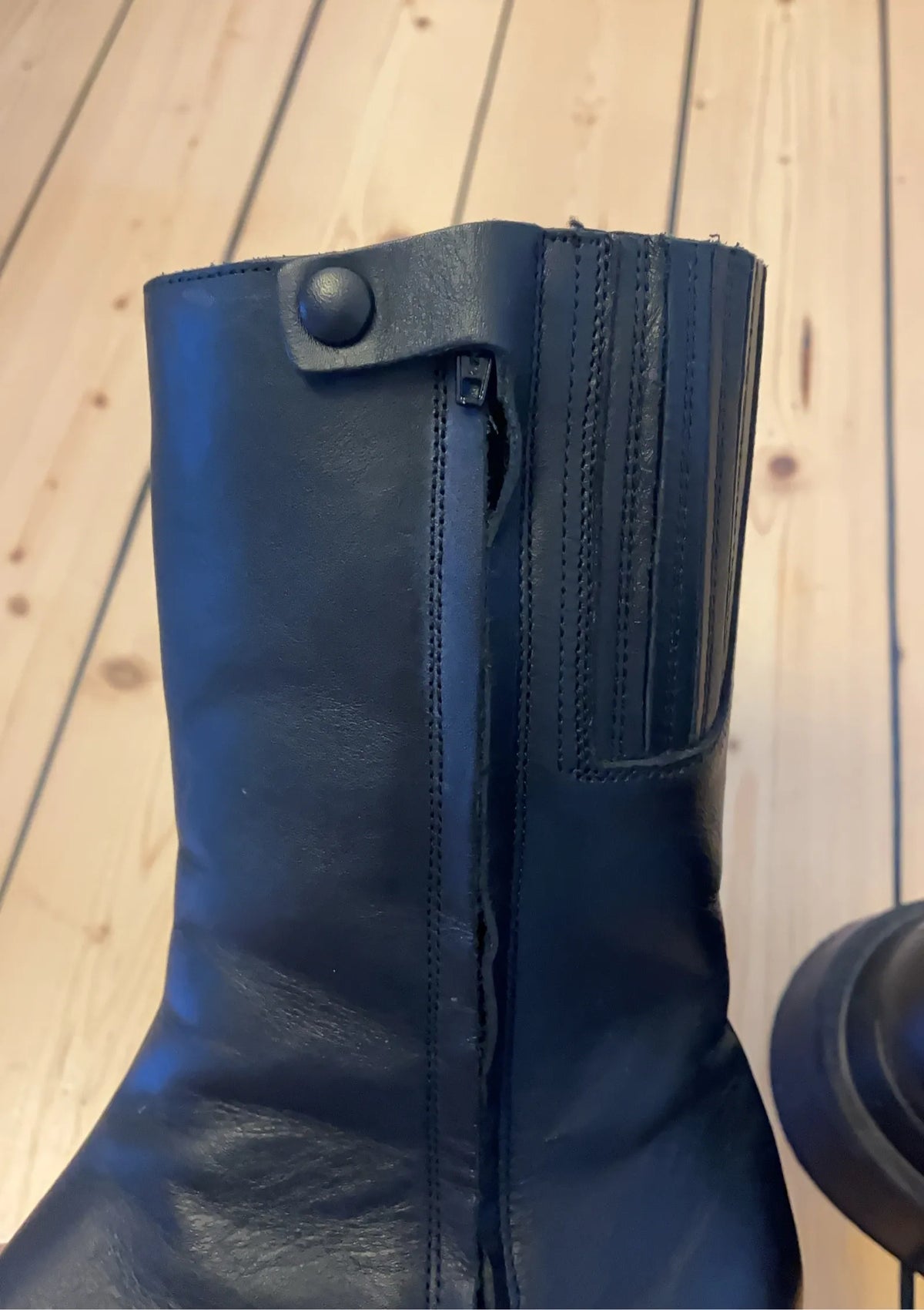 Cos Boots