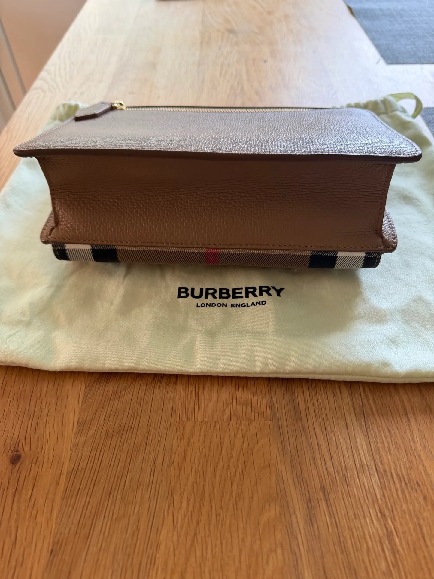 Burberry Macken Leather And House Check Canvas Baby Shoulder Shoulder bag