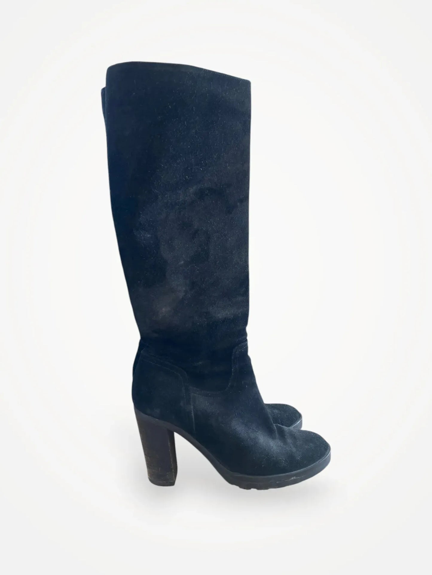Apair-boots