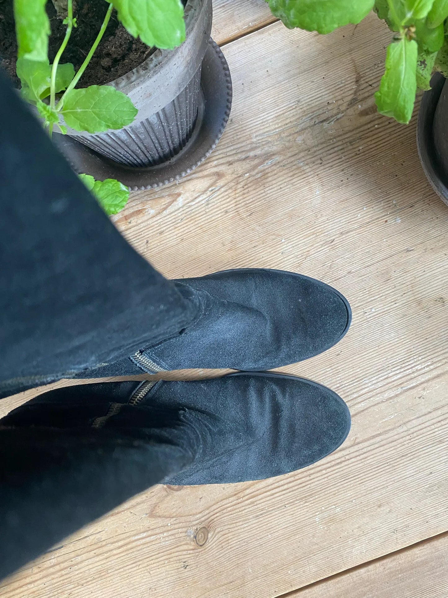 Apair-boots
