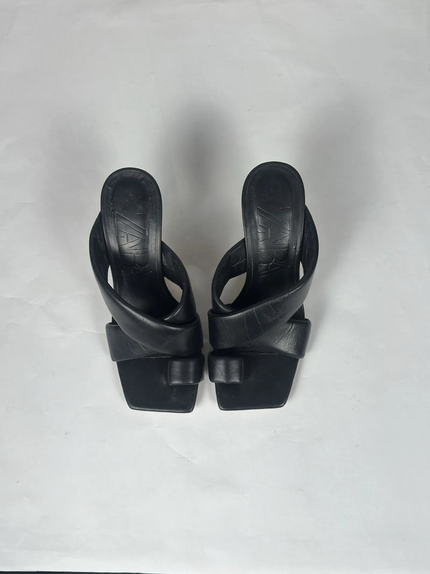 Zara-skinnklackar