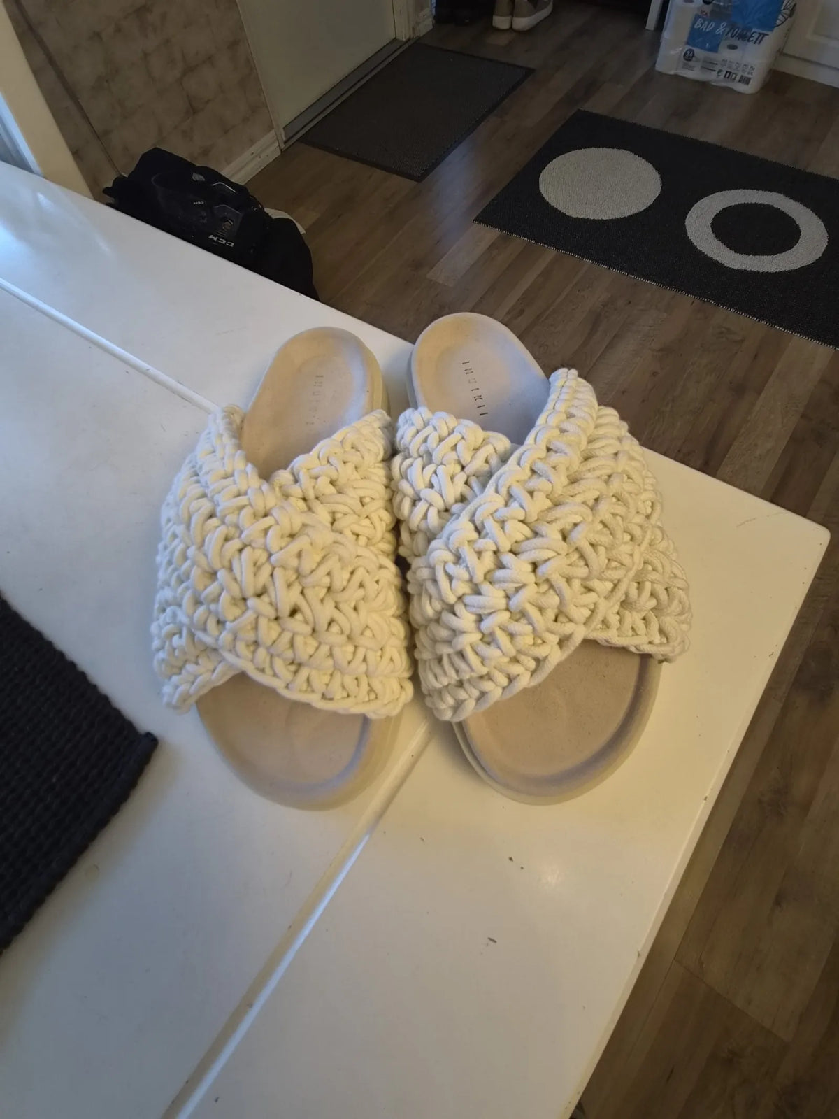 Inuikii-sandaler NWOT