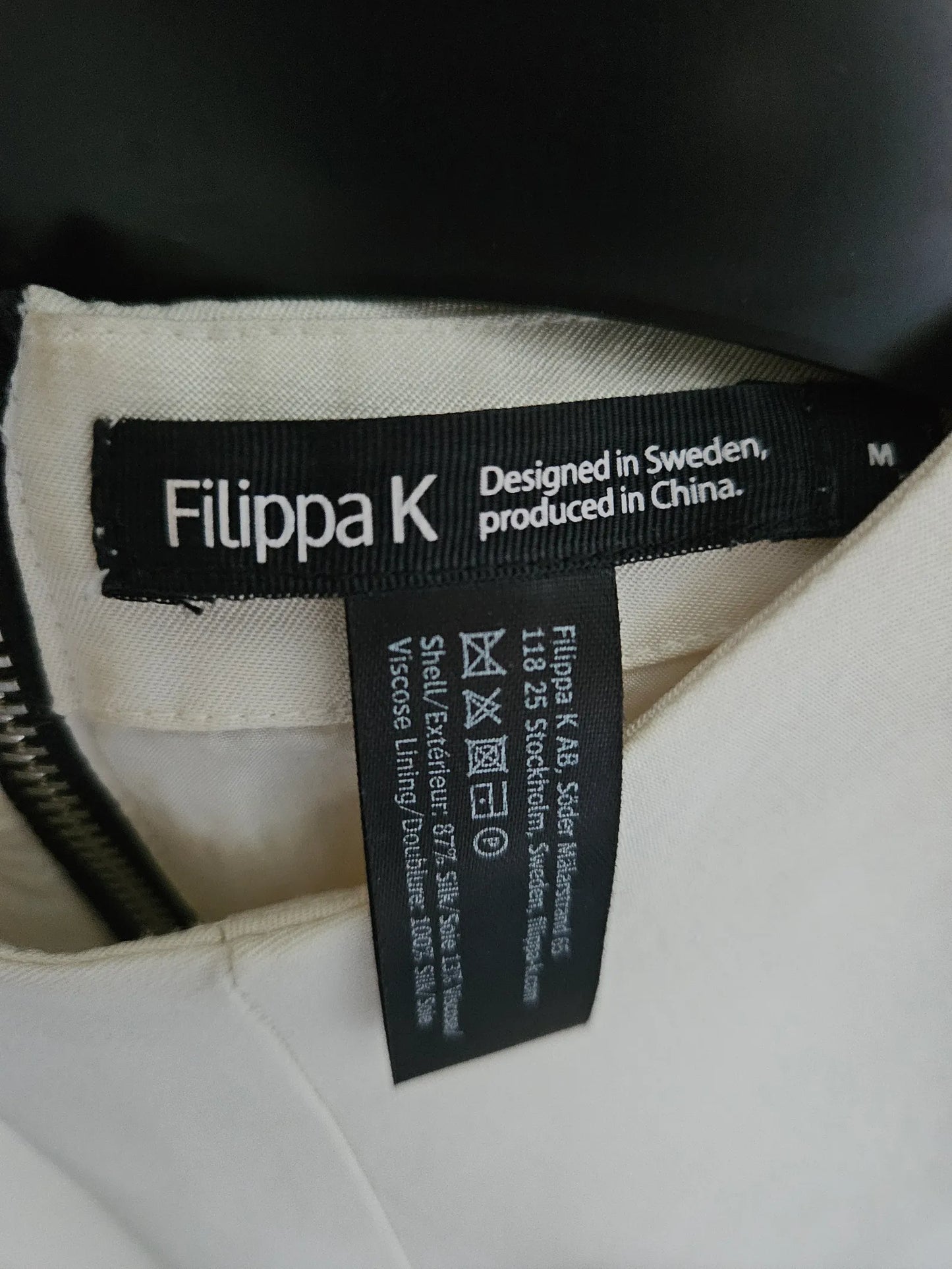 Filippa K-sidenklänning
