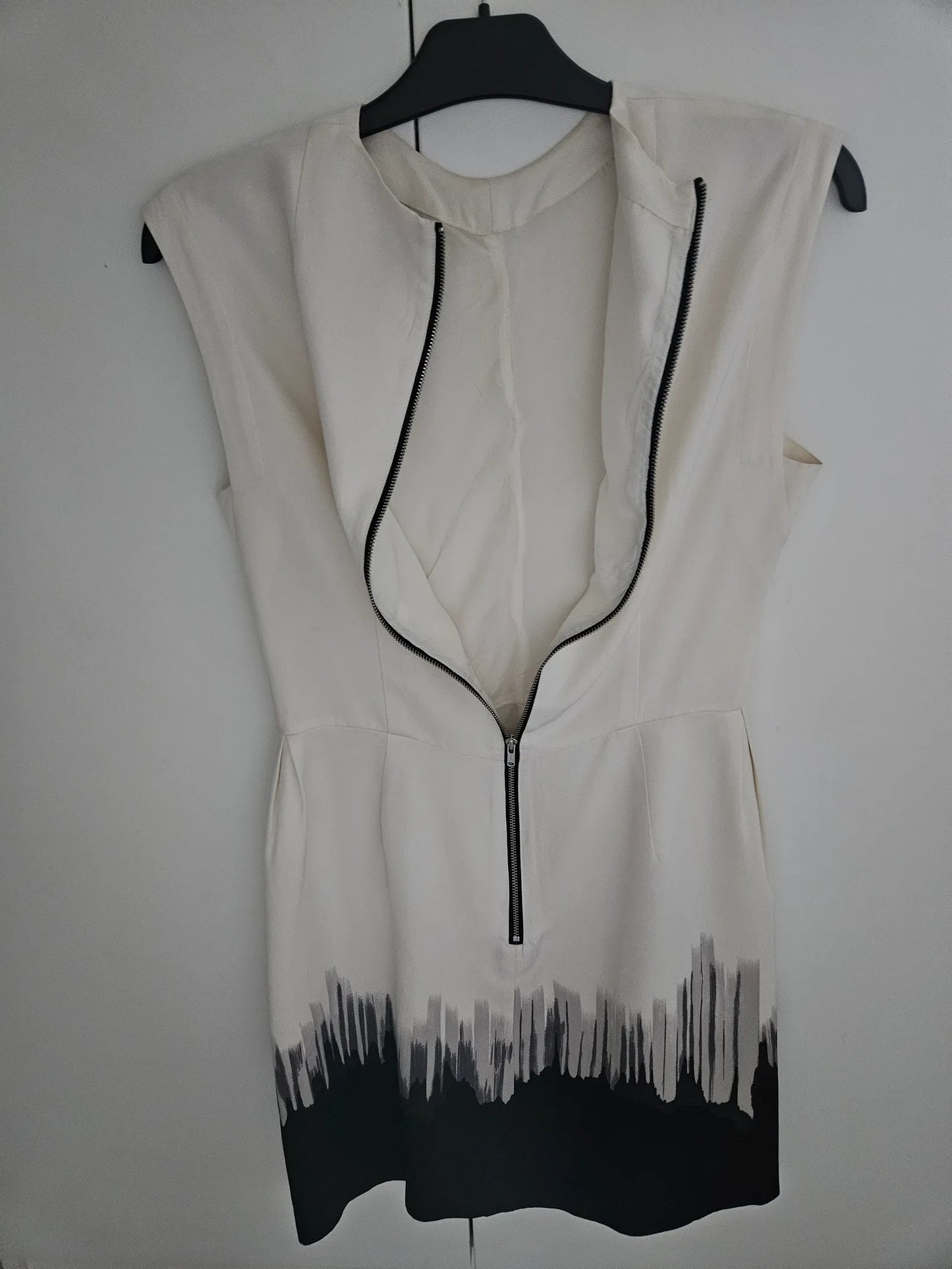 Filippa K-sidenklänning