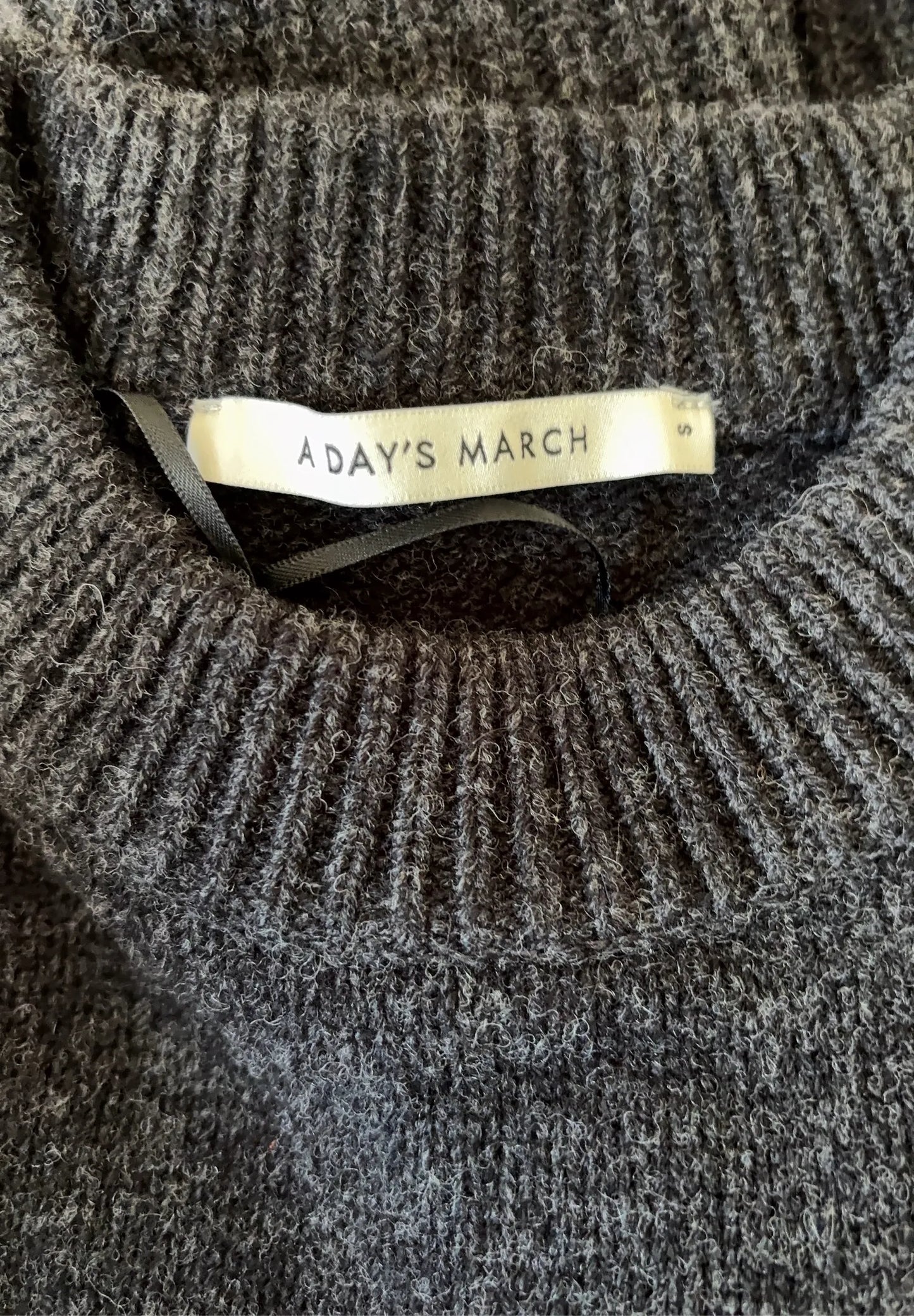 A Day's March Selwyn Lambswool-ulltröja