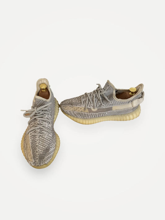 Yeezy Boost 350 V2 (non-reflective) Sneakers