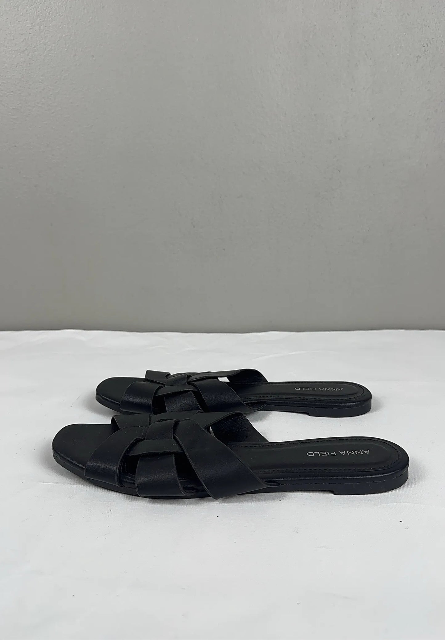 Anna Field-skinnsandaler