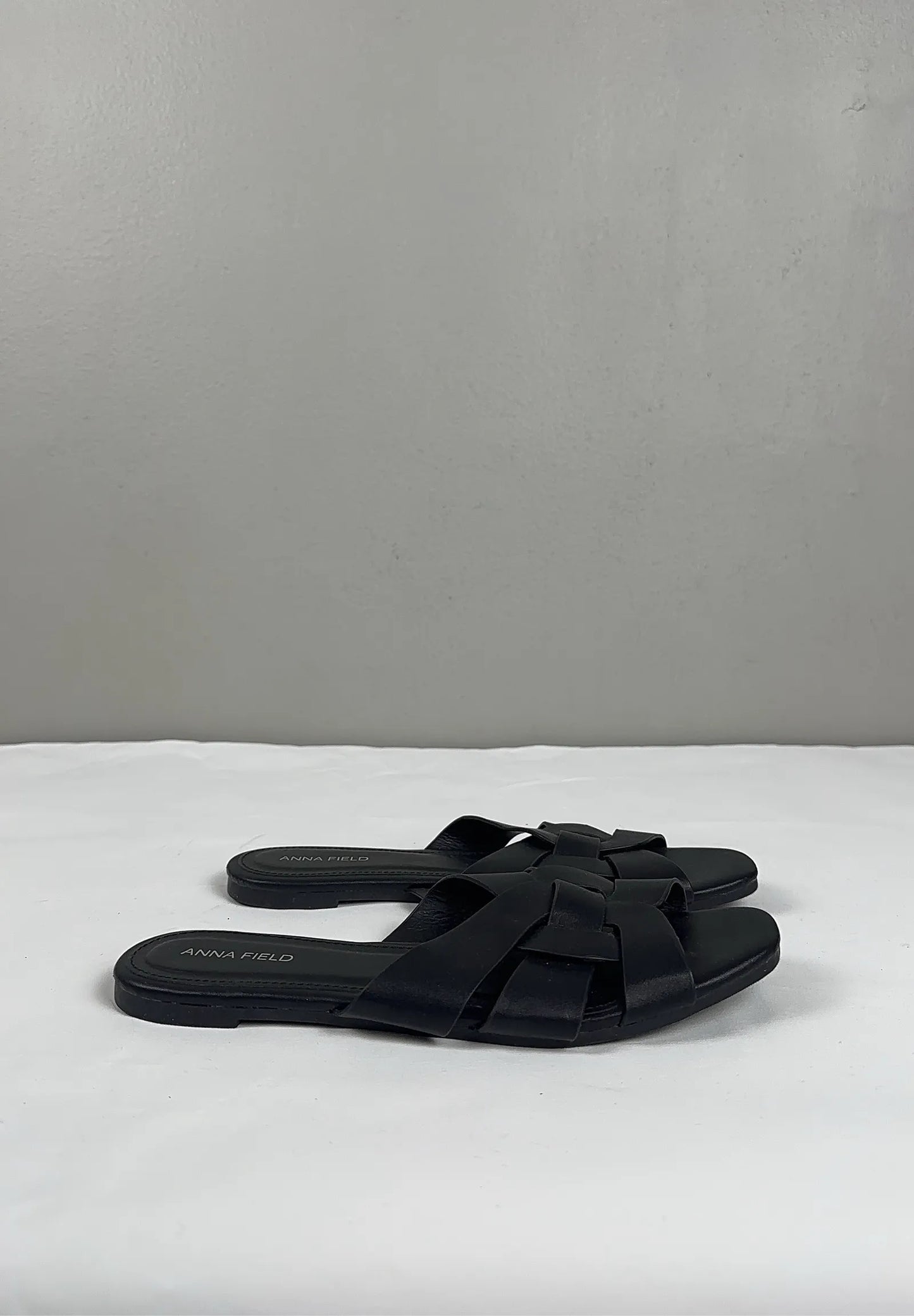 Anna Field-skinnsandaler