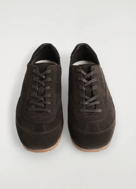 Cos-skinnsneakers