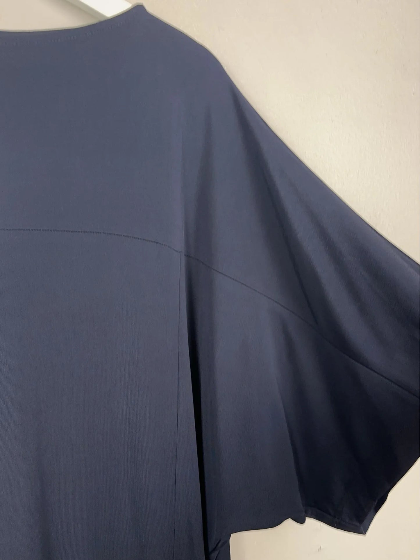 Filippa K Crepe Jersey Batwing-klänning NWOT