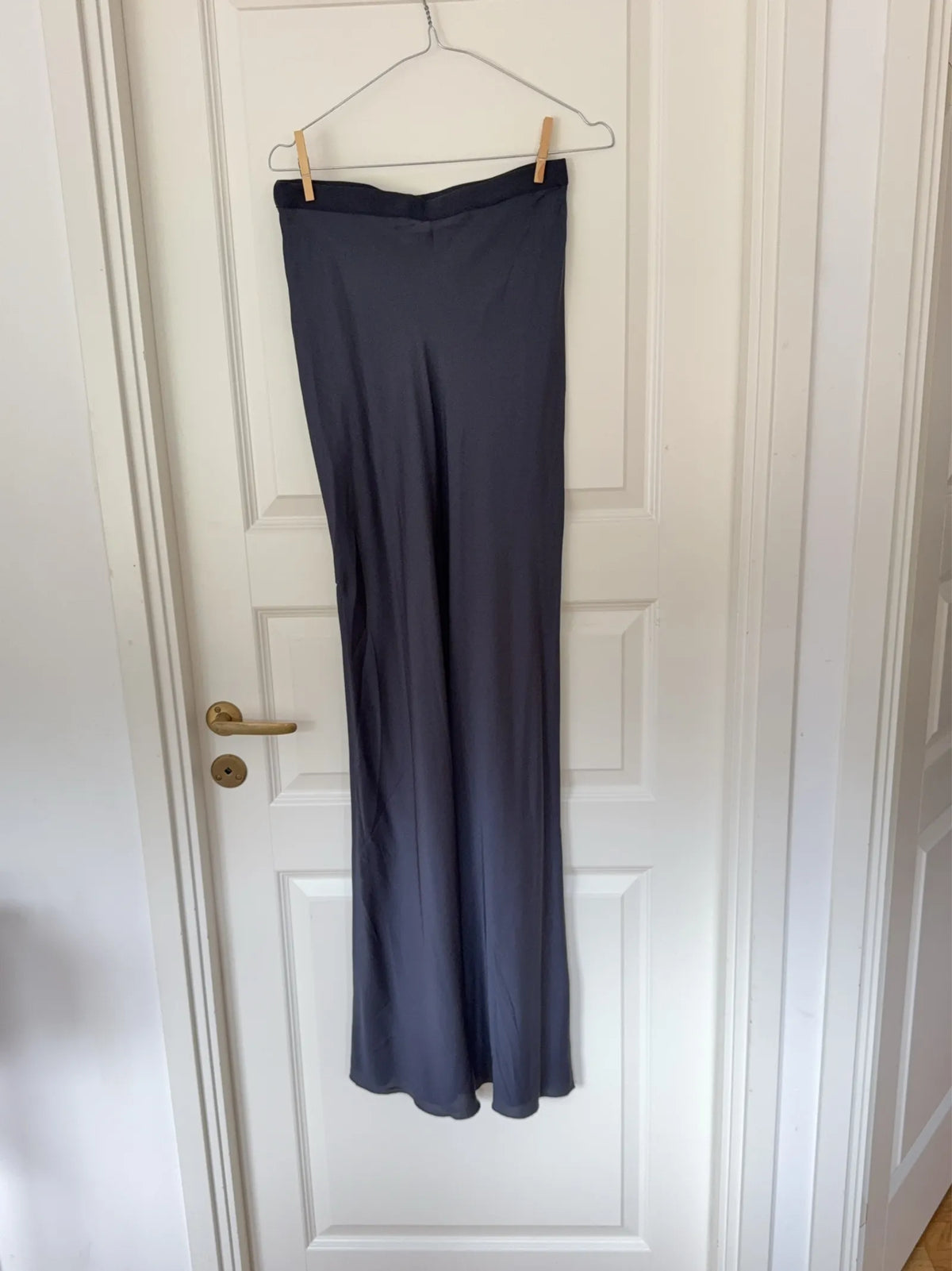 Ahlvar Gallery Hana Long Silk-sidenkjol