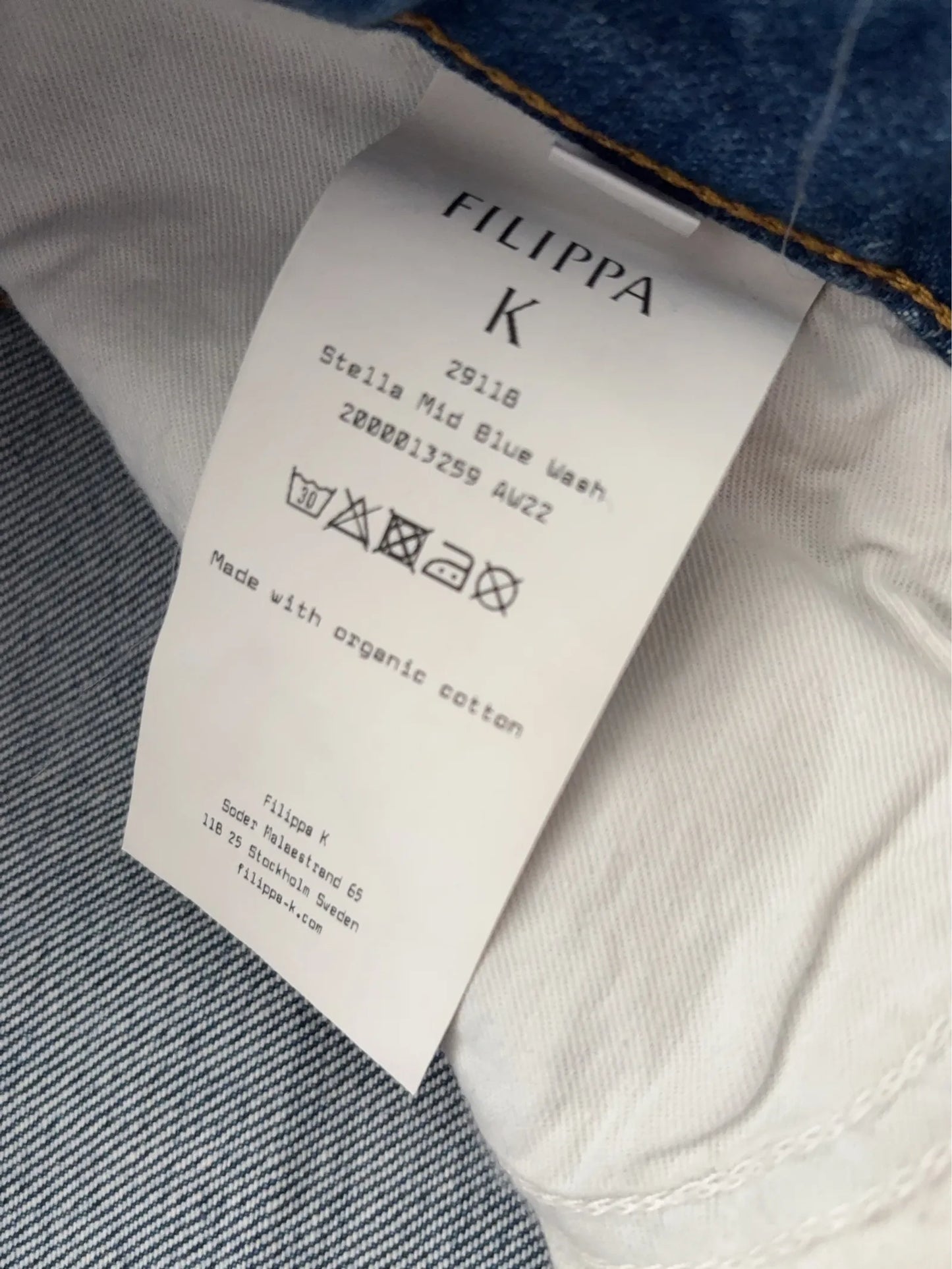 Filippa K Stella Cropped Mid Blue Wash Jeans